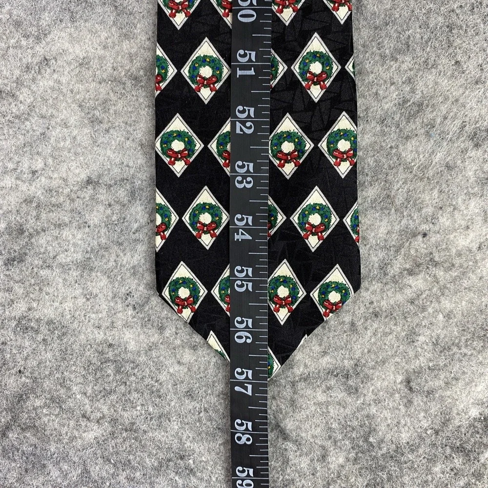 Claybrooke Handmade Silk Tie Christmas Wreaths On Black Plaid‎ 57
